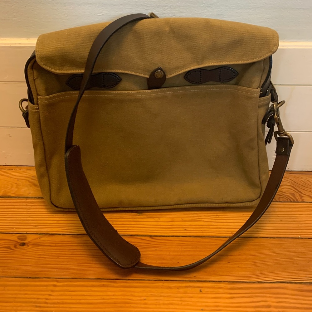 Filson Shoulder Briefcase